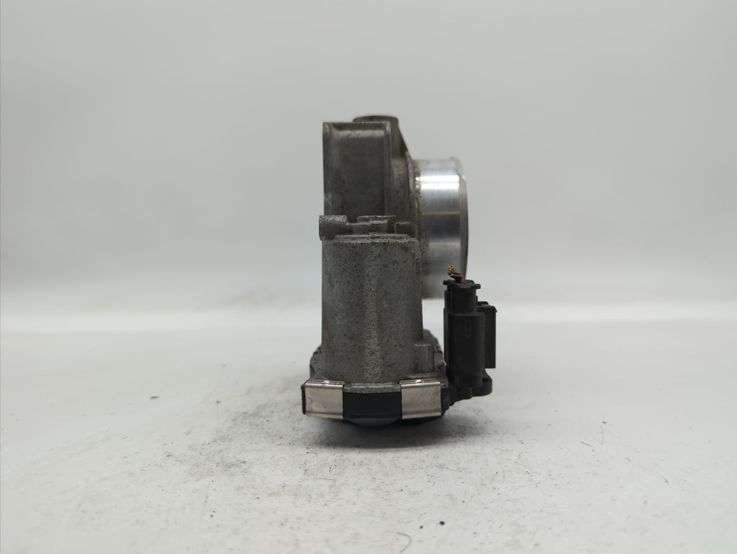 2016-2018 Chevrolet Colorado Throttle Body P/N:12670839AA 12627217DA Fits Fits 2016 2017 2018 2019 OEM Used Auto Parts - Oem
