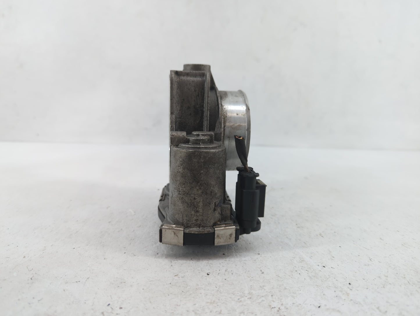 2016-2018 Chevrolet Colorado Throttle Body P/N:12670839AA 12627217DA Fits Fits 2016 2017 2018 2019 OEM Used Auto Parts - Oem