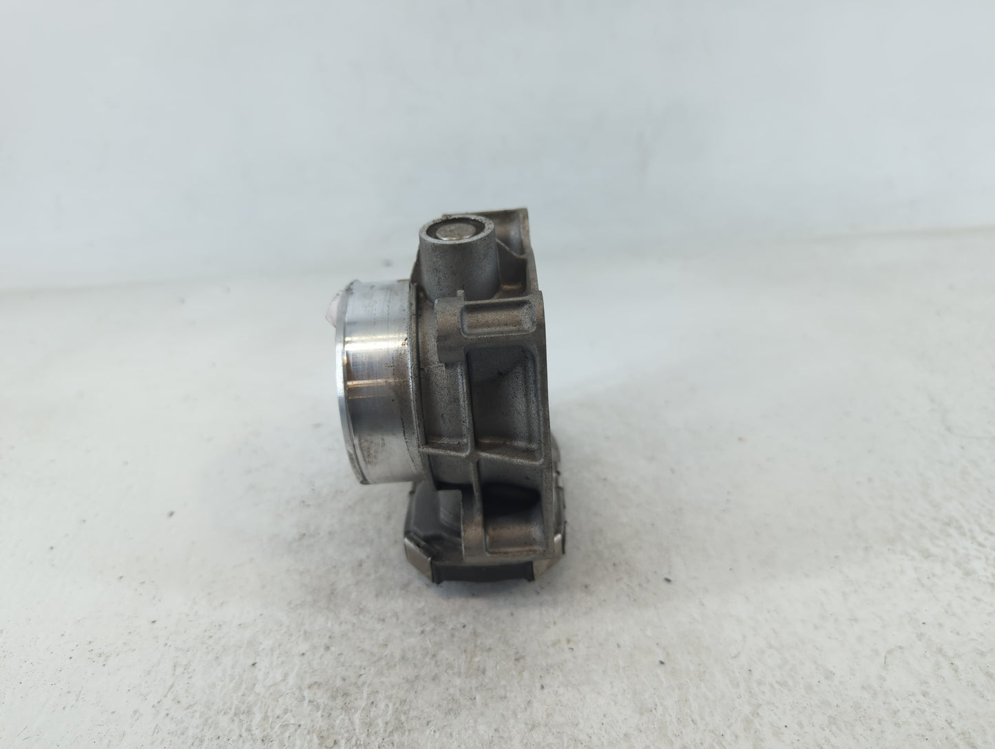 2016-2022 Chevrolet Colorado Throttle Body P/N:12670839AA Fits Fits 2016 2017 2018 2019 2020 2021 2022 OEM Used Auto Parts -