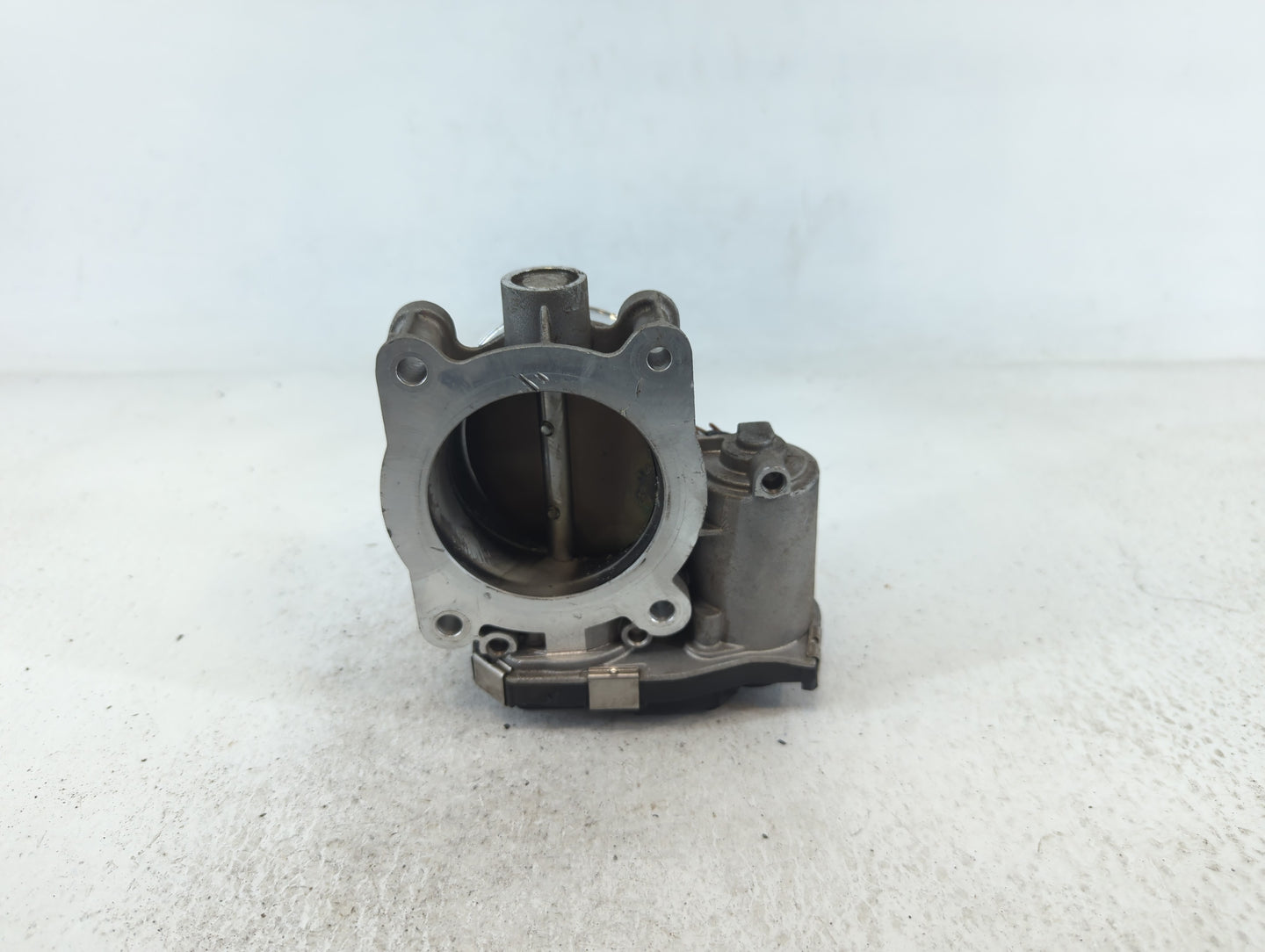 2016-2022 Chevrolet Colorado Throttle Body P/N:12670839AA Fits Fits 2016 2017 2018 2019 2020 2021 2022 OEM Used Auto Parts -