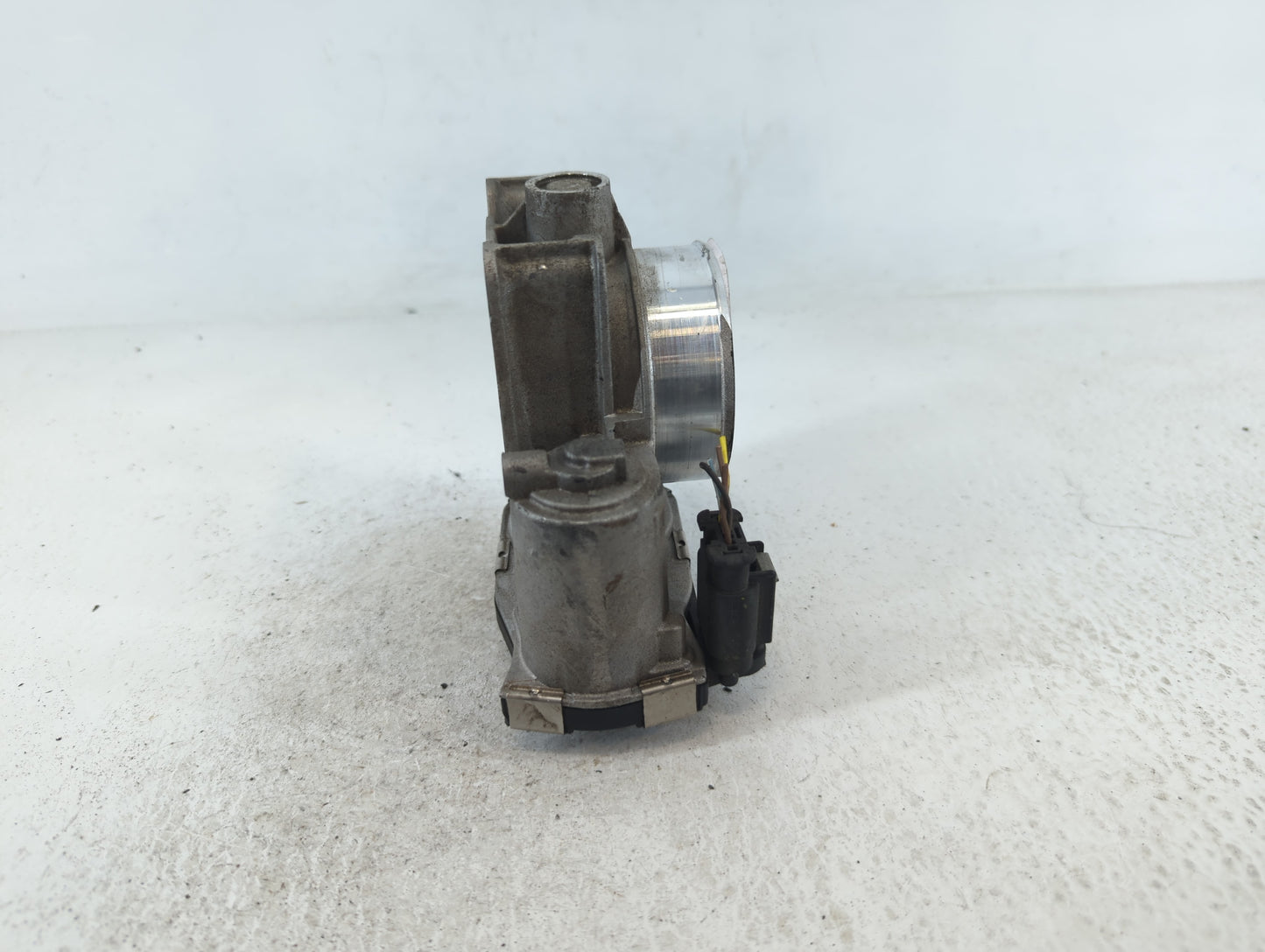 2016-2022 Chevrolet Colorado Throttle Body P/N:12670839AA Fits Fits 2016 2017 2018 2019 2020 2021 2022 OEM Used Auto Parts -