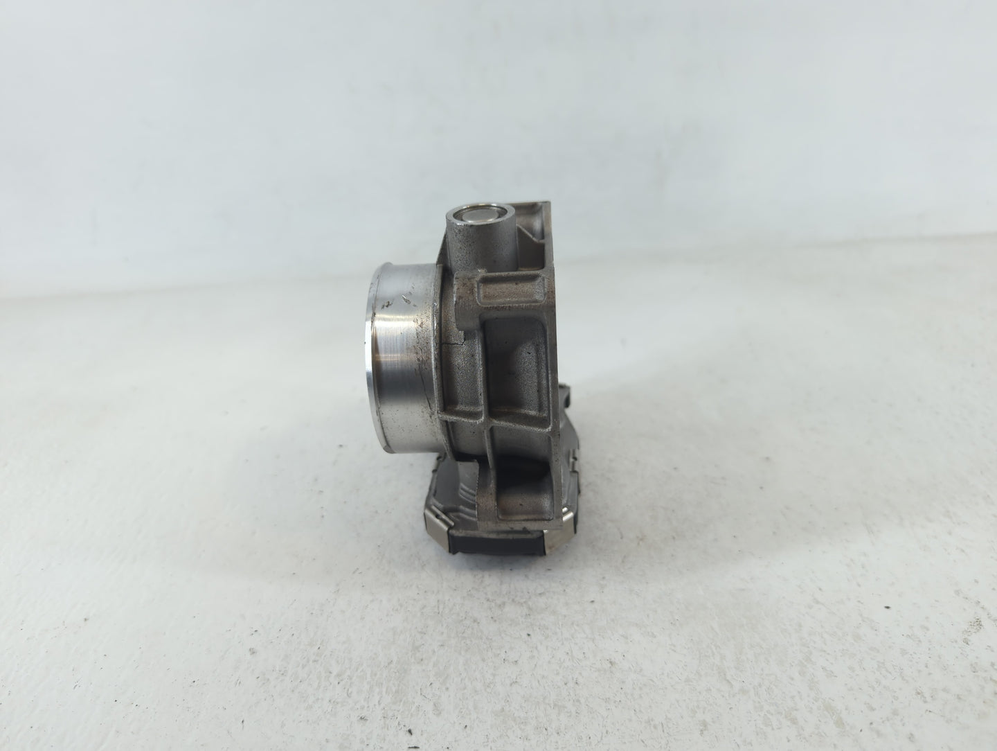 2016-2022 Chevrolet Colorado Throttle Body P/N:12670839AA Fits Fits 2016 2017 2018 2019 2020 2021 2022 OEM Used Auto Parts -