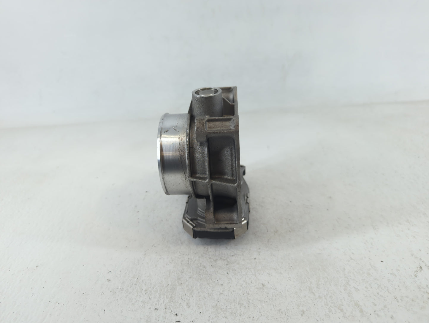 2016-2022 Chevrolet Colorado Throttle Body P/N:12670839AA Fits Fits 2016 2017 2018 2019 2020 2021 2022 OEM Used Auto Parts -