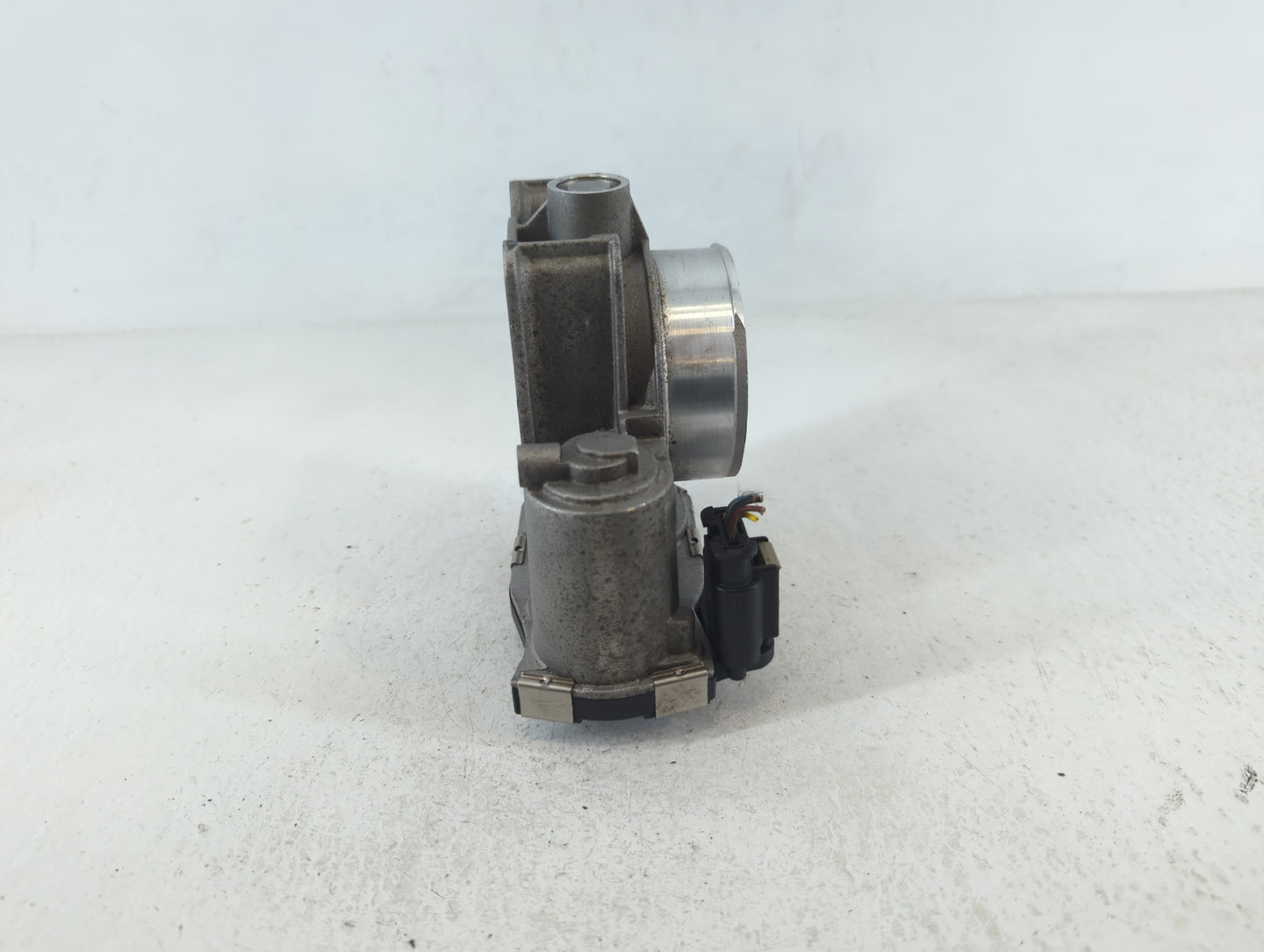2016-2022 Chevrolet Colorado Throttle Body P/N:12670839AA Fits Fits 2016 2017 2018 2019 2020 2021 2022 OEM Used Auto Parts -