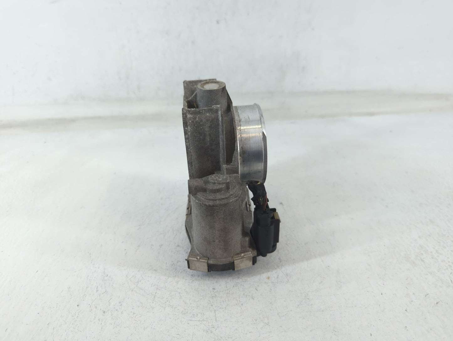 2016-2022 Chevrolet Colorado Throttle Body P/N:12670839AA Fits Fits 2016 2017 2018 2019 2020 2021 2022 OEM Used Auto Parts -