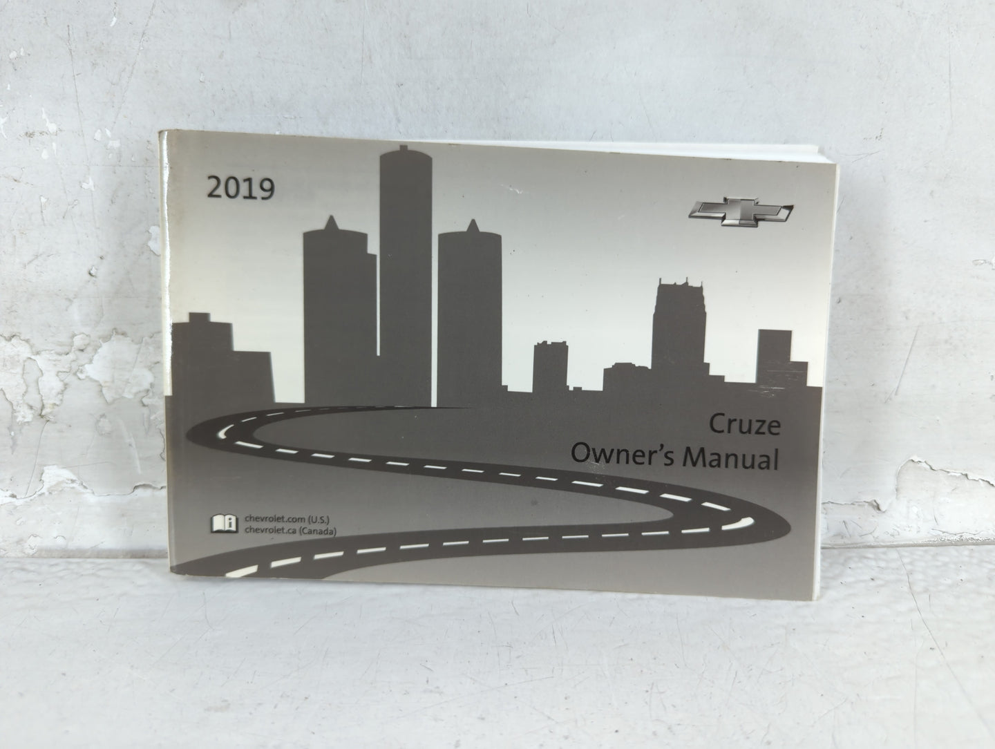 2019 Chevrolet Cruze Owners Manual Book Guide P/N:84169515A OEM Used Auto Parts - Oemusedautoparts1.com