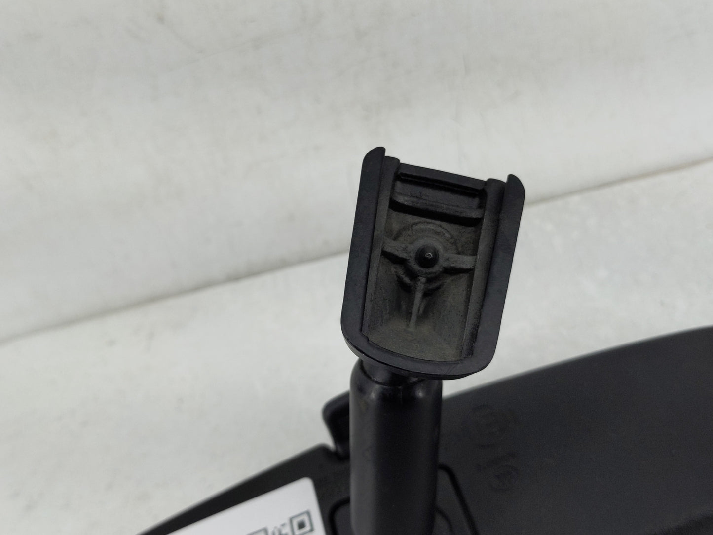 2011-2019 Chevrolet Cruze Interior Rear View Mirror Replacement OEM P/N:E11026150 Fits OEM Used Auto Parts - Oemusedautopart