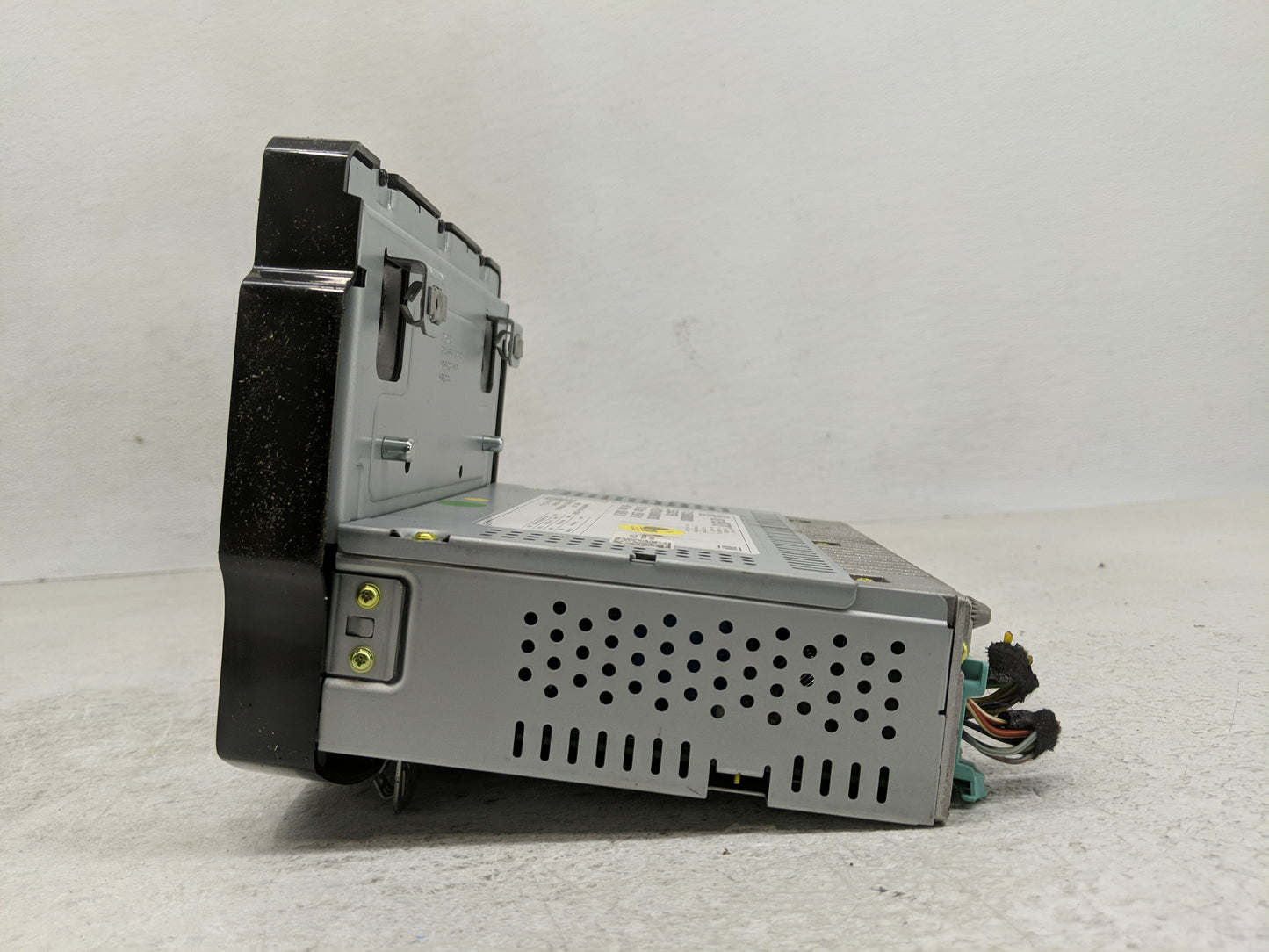 2019 Chevrolet Cruze Radio AM FM Cd Player Receiver Replacement P/N:42679970 Fits OEM Used Auto Parts - Oemusedautoparts1.co