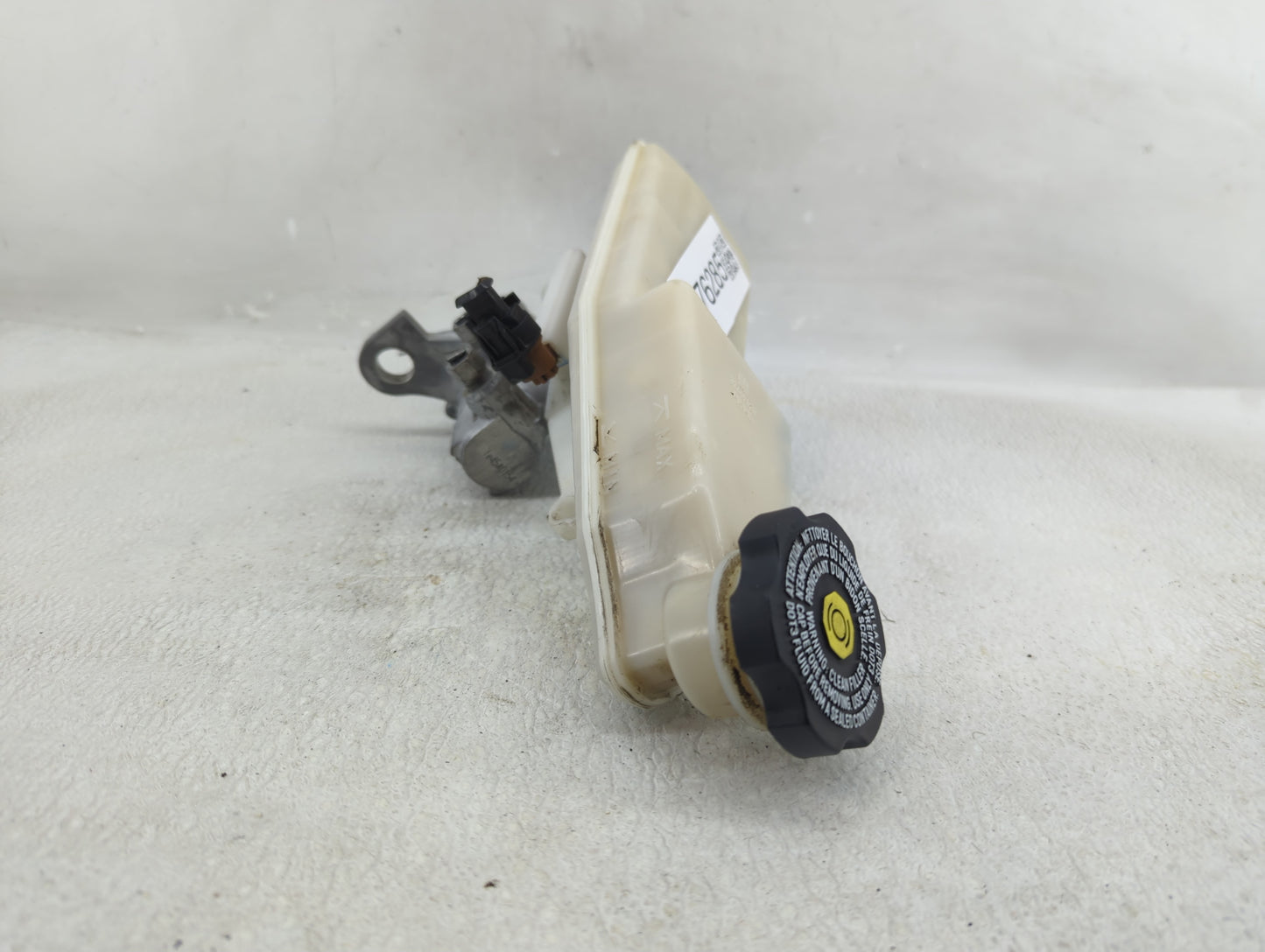 2016-2019 Chevrolet Cruze Brake Master Cylinder - Oemusedautoparts1.com