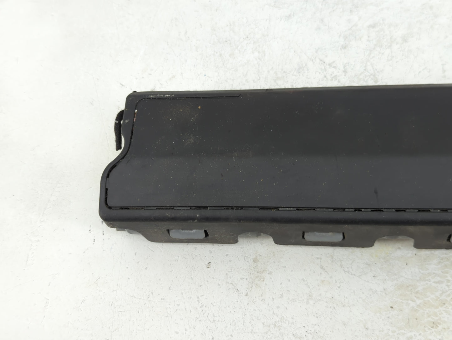 2018-2019 Chevrolet Cruze Air Bag Passenger Right Knee OEM P/N:22823445 Fits Fits 2018 2019 OEM Used Auto Parts - Oemusedaut