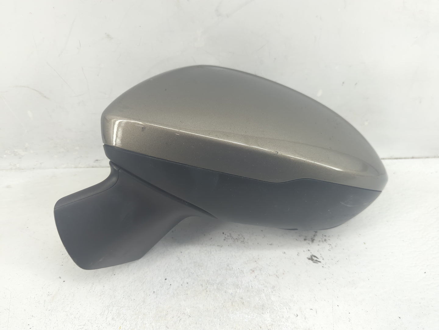 2016-2019 Chevrolet Cruze Driver Side View Mirror - Left Door Mirror OEM Used - Oemusedautoparts1.com