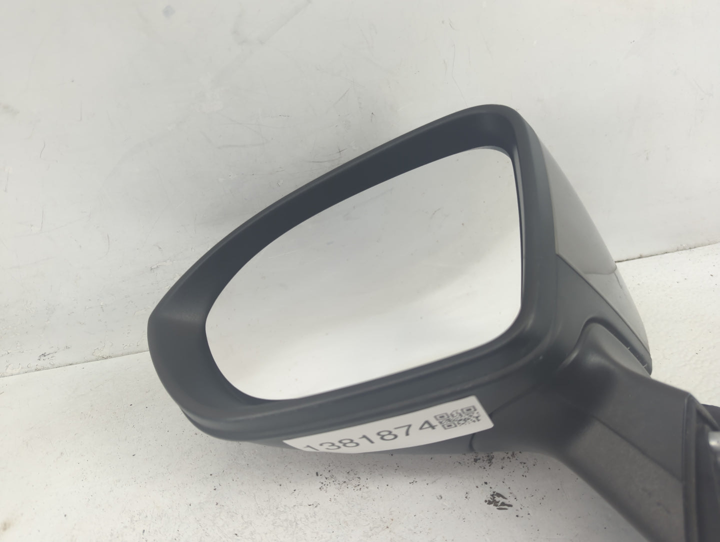 2016-2019 Chevrolet Cruze Driver Side View Mirror - Left Door Mirror OEM Used - Oemusedautoparts1.com
