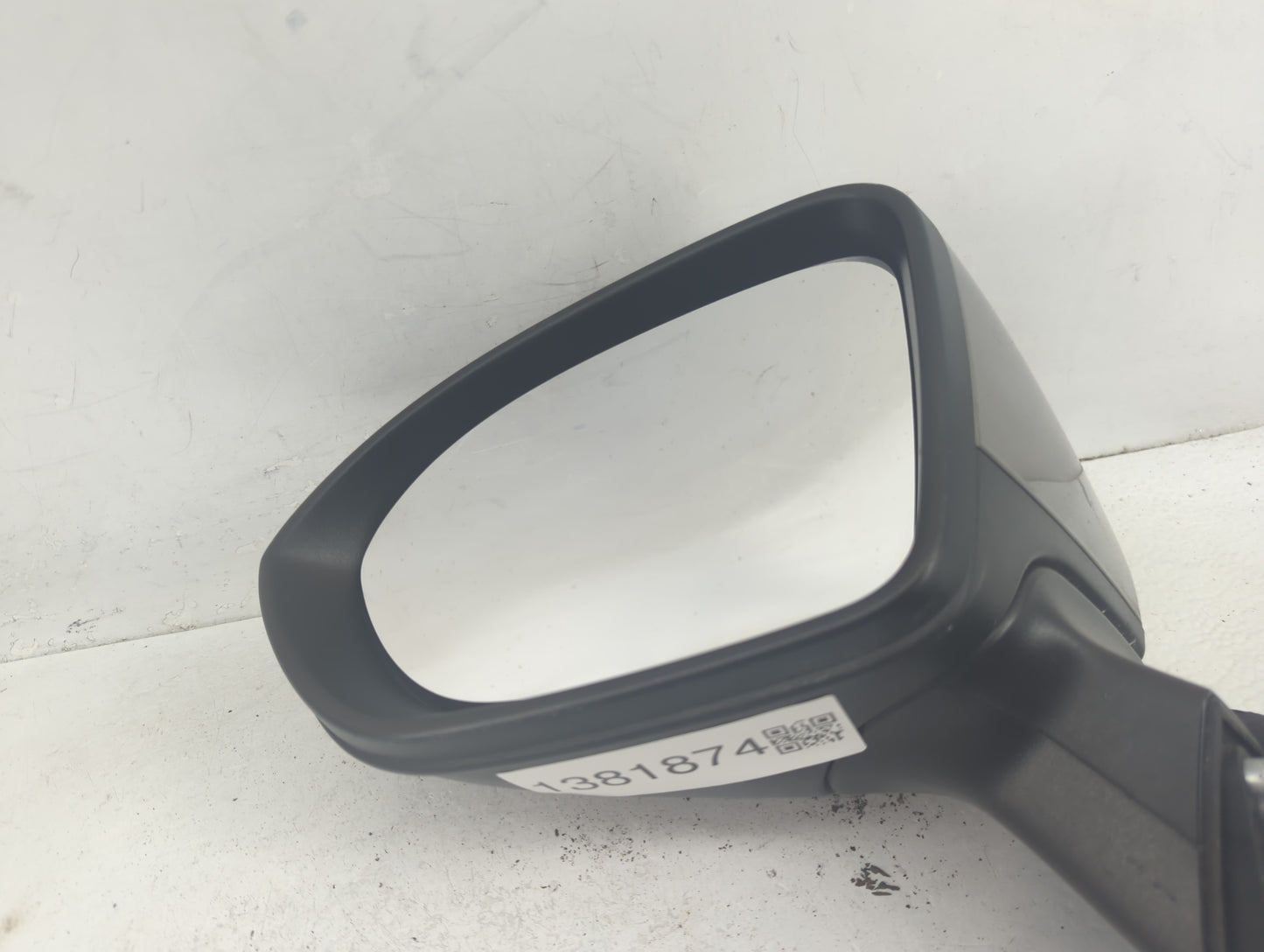 2016-2019 Chevrolet Cruze Driver Side View Mirror - Left Door Mirror OEM Used - Oemusedautoparts1.com