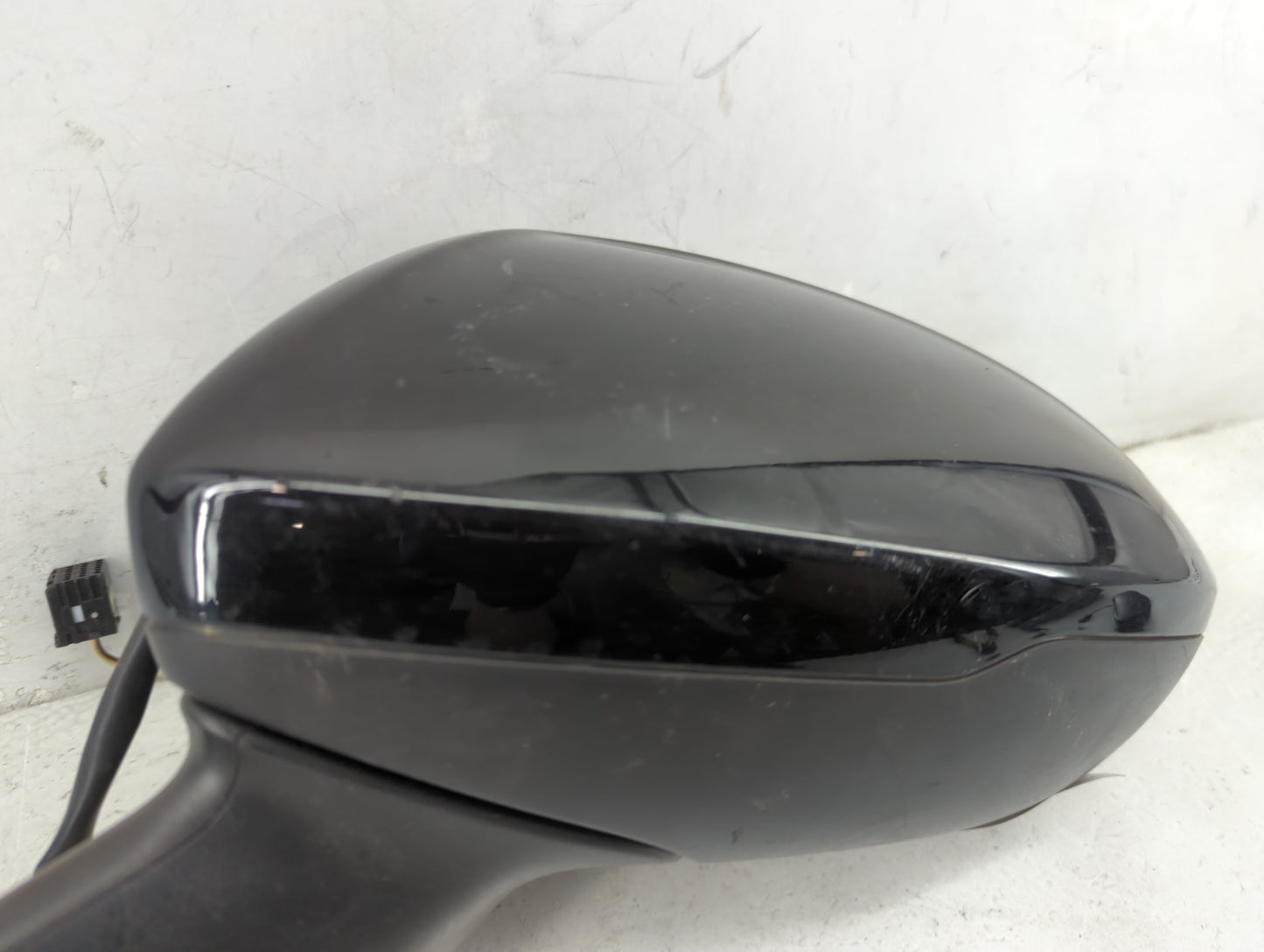 2016-2019 Chevrolet Cruze Driver Side View Mirror - Left Door Mirror OEM Used - Oemusedautoparts1.com