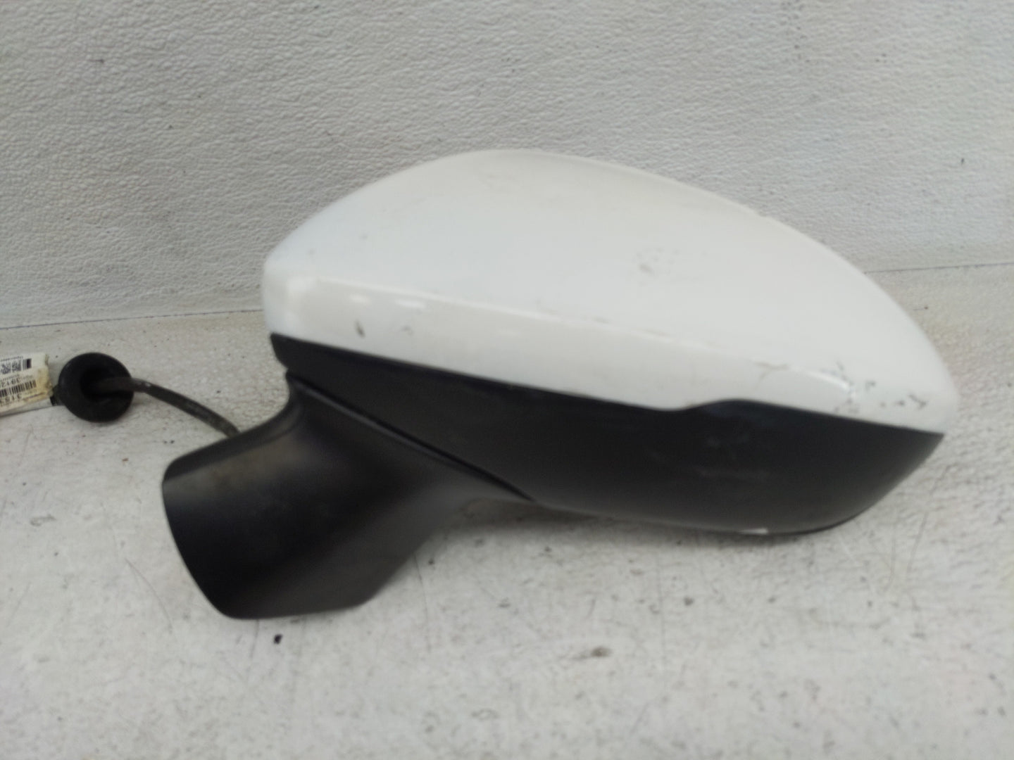 2016-2019 Chevrolet Cruze Driver Side View Mirror - Left Door Mirror OEM Used - Oemusedautoparts1.com