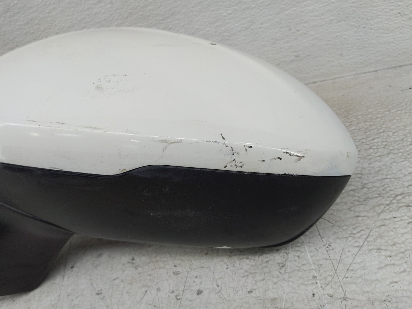 2016-2019 Chevrolet Cruze Driver Side View Mirror - Left Door Mirror OEM Used - Oemusedautoparts1.com