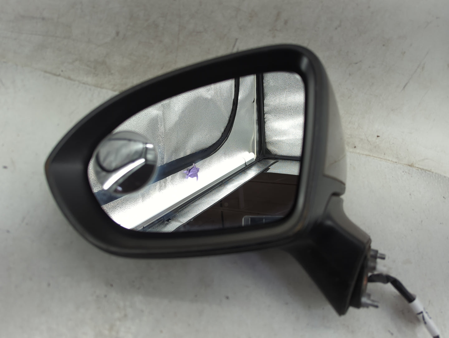 2016-2019 Chevrolet Cruze Driver Side View Mirror - Left Door Mirror OEM Used - Oemusedautoparts1.com