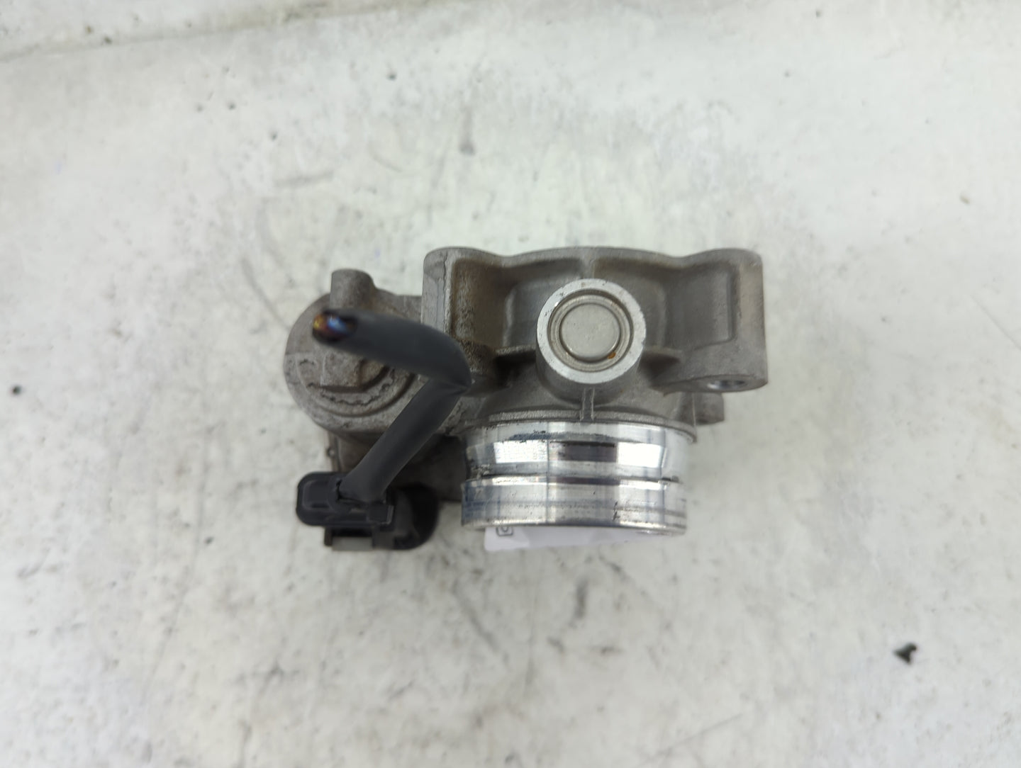 2017-2019 Chevrolet Cruze Throttle Body P/N:12671379AA Fits Fits 2016 2017 2018 2019 2020 2021 2022 OEM Used Auto Parts - Oe