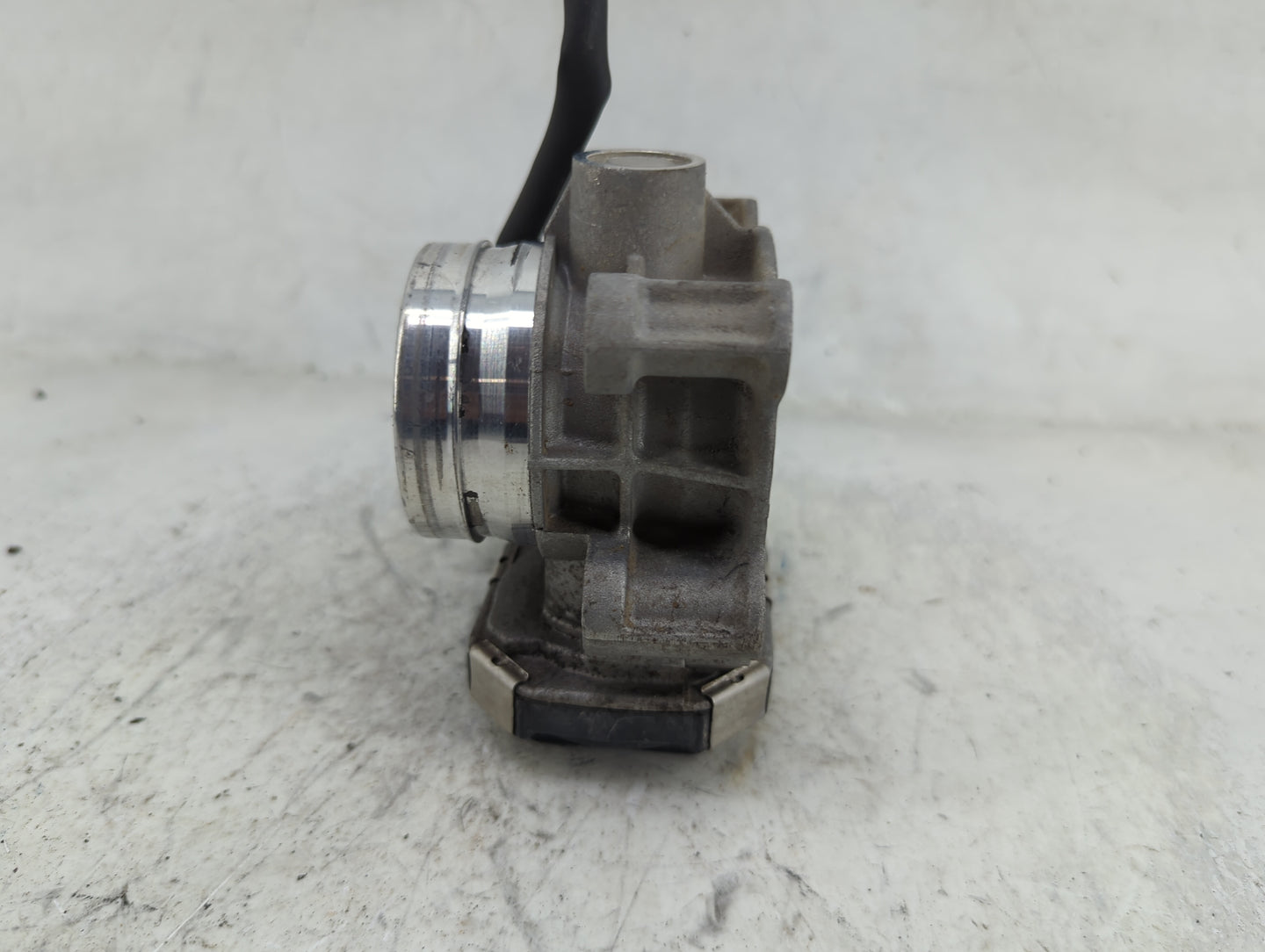 2017-2019 Chevrolet Cruze Throttle Body P/N:12671379AA Fits Fits 2016 2017 2018 2019 2020 2021 2022 OEM Used Auto Parts - Oe