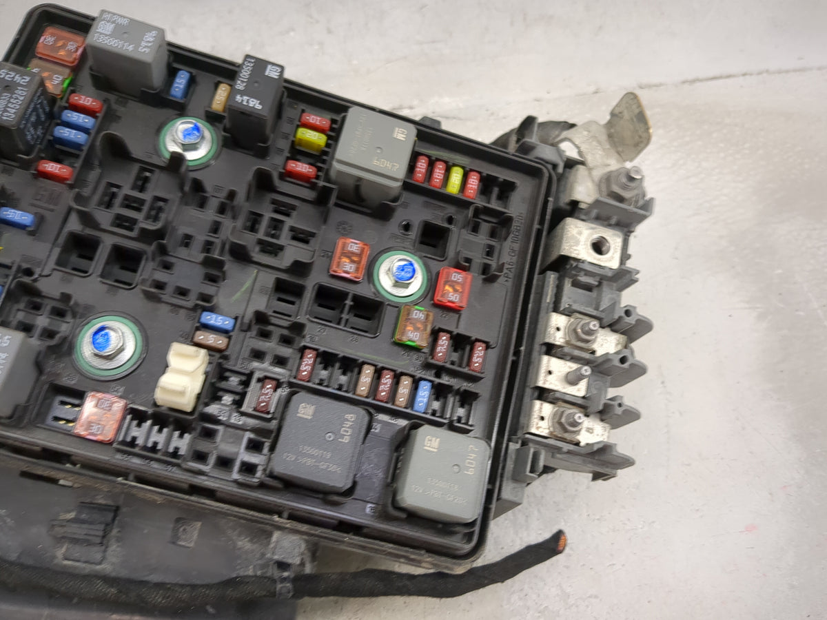 2011-2014 Chevrolet Cruze Fusebox Fuse Box Panel Relay Module P/N:13500114 13456261, 8200693 Fits Fits 2011 2012 2013 2014 O