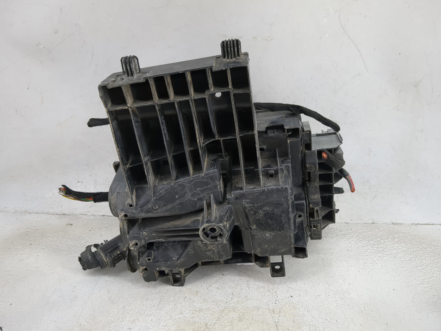 2011-2014 Chevrolet Cruze Fusebox Fuse Box Panel Relay Module P/N:13500114 13456261, 8200693 Fits Fits 2011 2012 2013 2014 O
