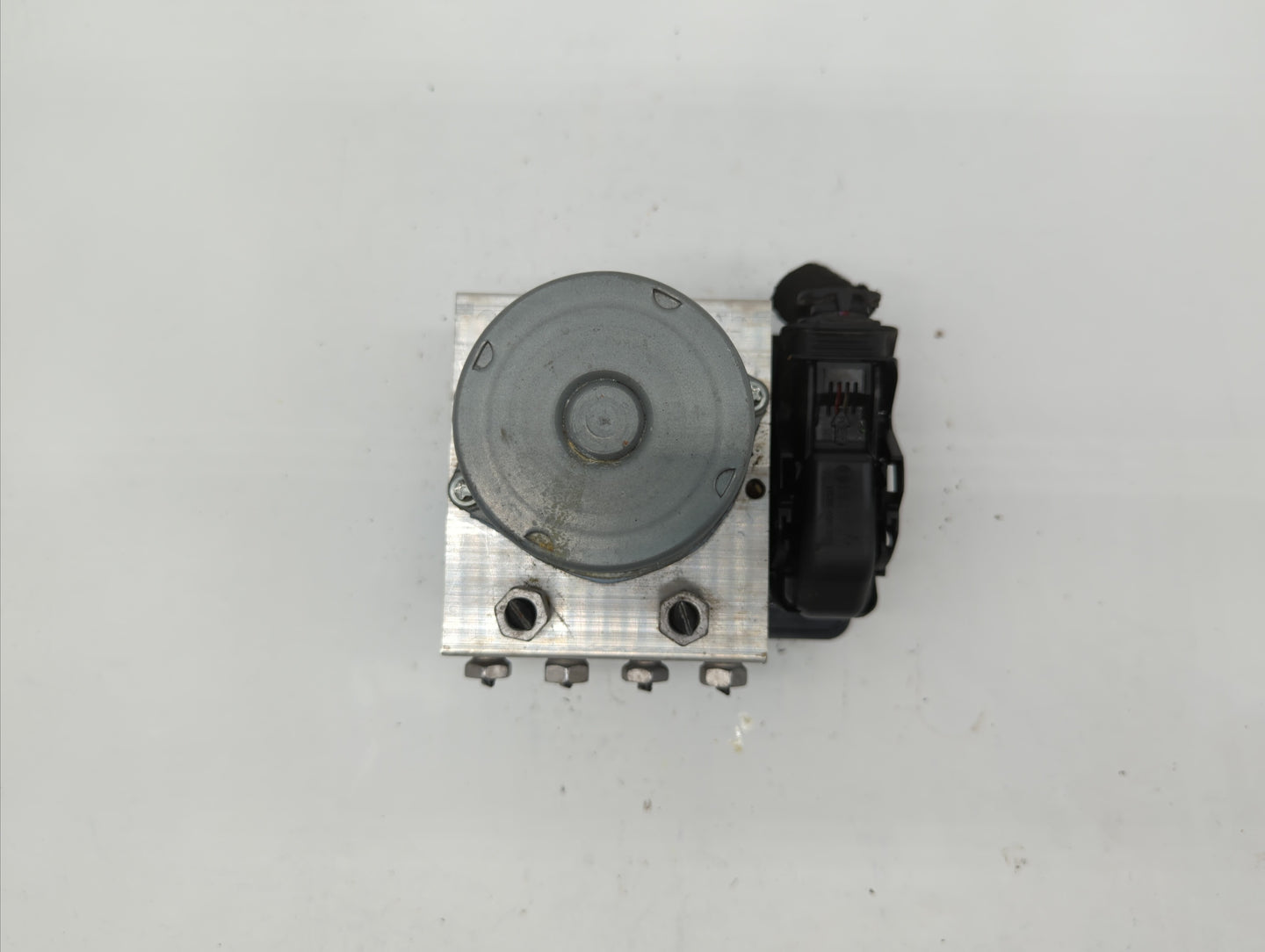 2019 Chevrolet Cruze ABS Pump Control Module Replacement P/N:39126645 Fits OEM Used Auto Parts - Oemusedautoparts1.com