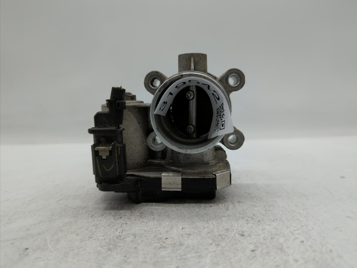 2017-2018 Chevrolet Cruze Throttle Body P/N:12671379AA Fits Fits 2017 2018 OEM Used Auto Parts - Oemusedautoparts1.com