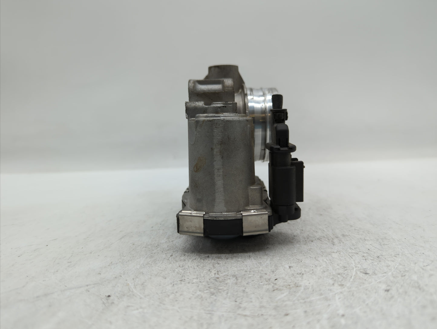 2017-2018 Chevrolet Cruze Throttle Body P/N:12671379AA Fits Fits 2017 2018 OEM Used Auto Parts - Oemusedautoparts1.com