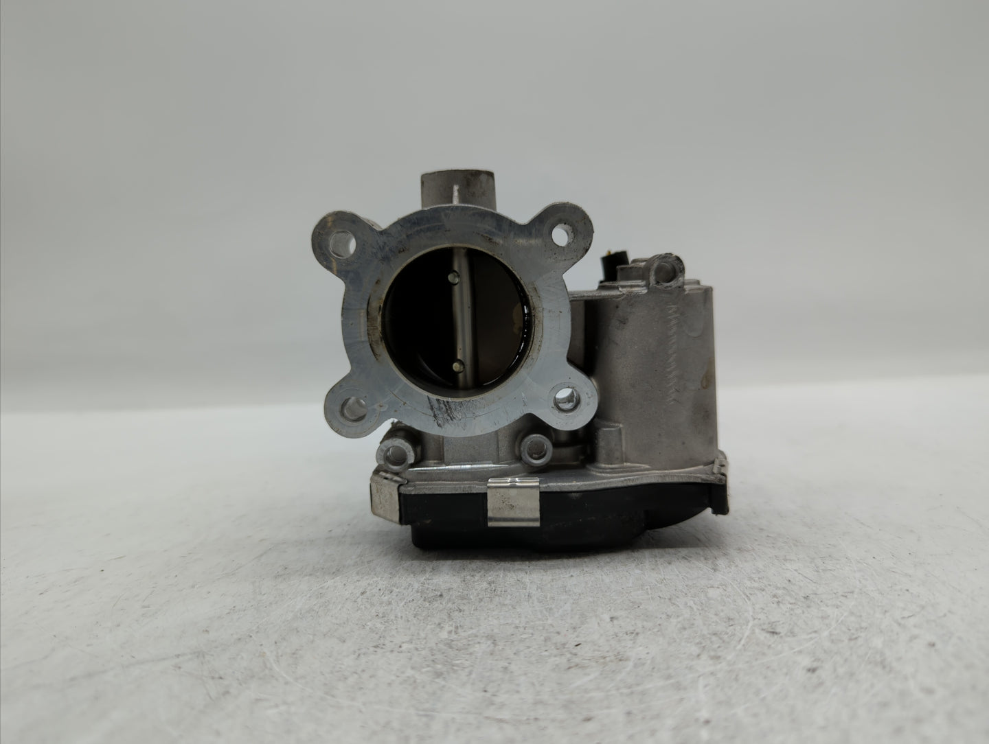 2017-2018 Chevrolet Cruze Throttle Body P/N:12671379AA Fits Fits 2017 2018 OEM Used Auto Parts - Oemusedautoparts1.com