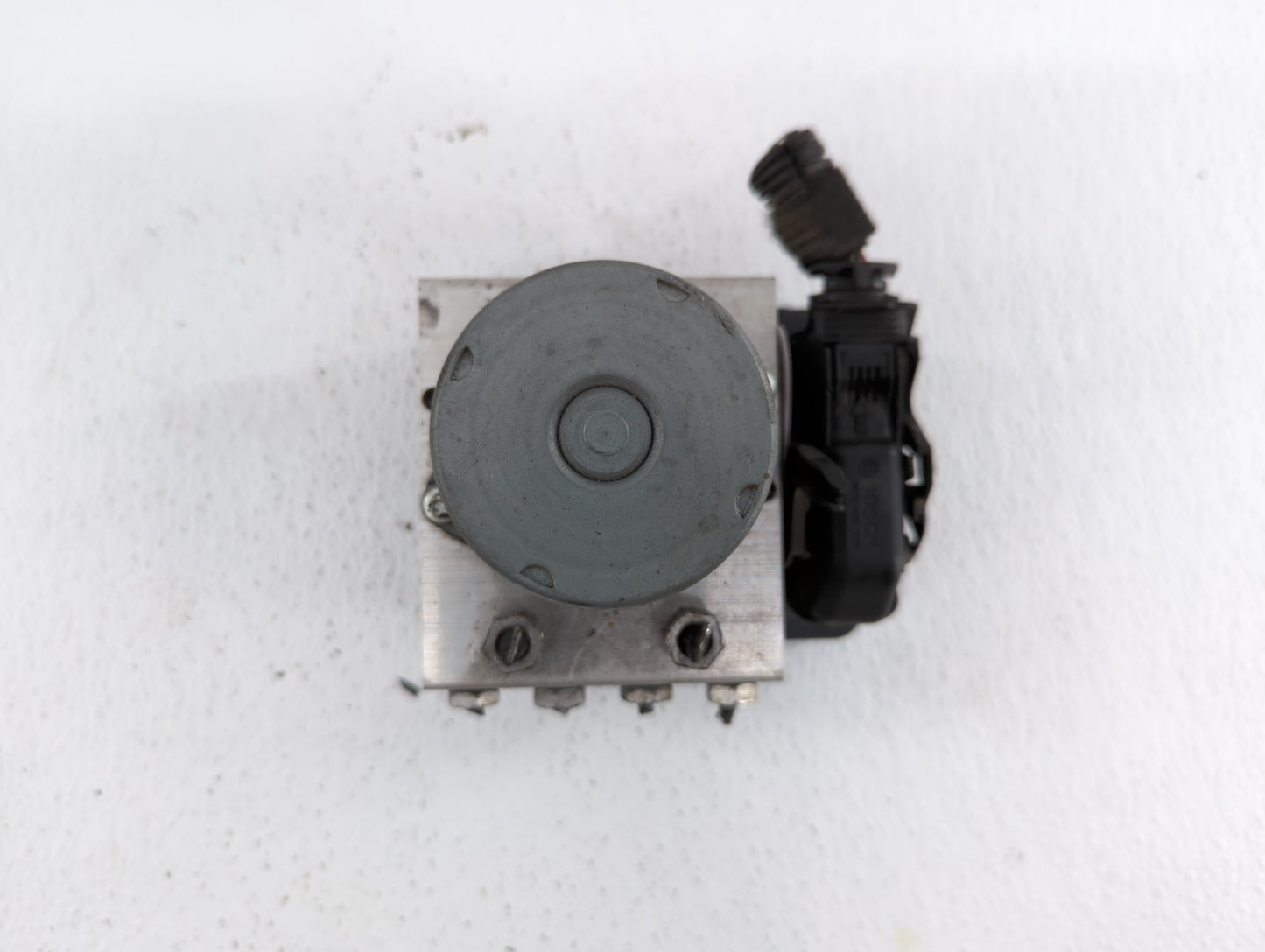 2019 Chevrolet Cruze ABS Pump Control Module Replacement P/N:39126645 Fits OEM Used Auto Parts - Oemusedautoparts1.com