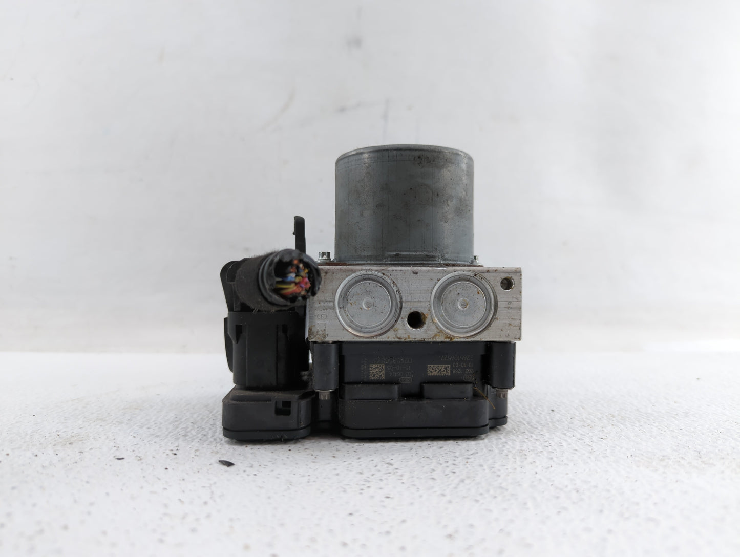 2019 Chevrolet Cruze ABS Pump Control Module Replacement P/N:39126645 Fits OEM Used Auto Parts - Oemusedautoparts1.com