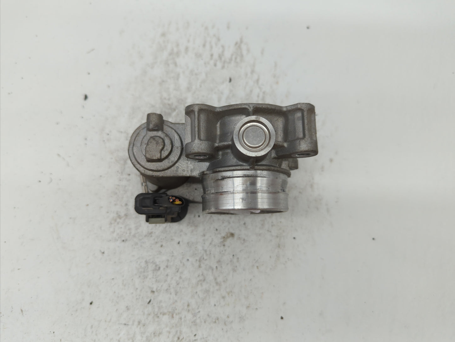 2017-2018 Chevrolet Cruze Throttle Body P/N:12671379AA Fits Fits 2017 2018 OEM Used Auto Parts - Oemusedautoparts1.com