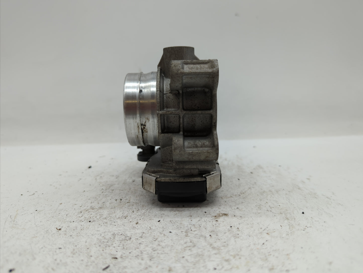 2017-2018 Chevrolet Cruze Throttle Body P/N:12671379AA Fits Fits 2017 2018 OEM Used Auto Parts - Oemusedautoparts1.com