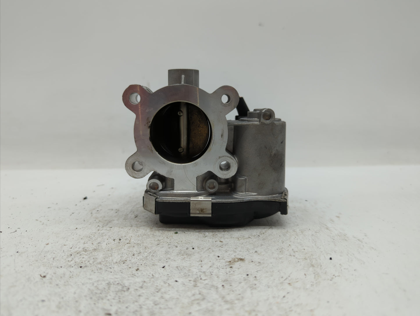 2017-2018 Chevrolet Cruze Throttle Body P/N:12671379AA Fits Fits 2017 2018 OEM Used Auto Parts - Oemusedautoparts1.com