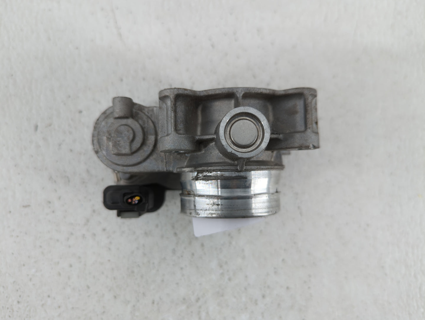2017-2018 Chevrolet Cruze Throttle Body P/N:12671379AA Fits Fits 2017 2018 OEM Used Auto Parts - Oemusedautoparts1.com