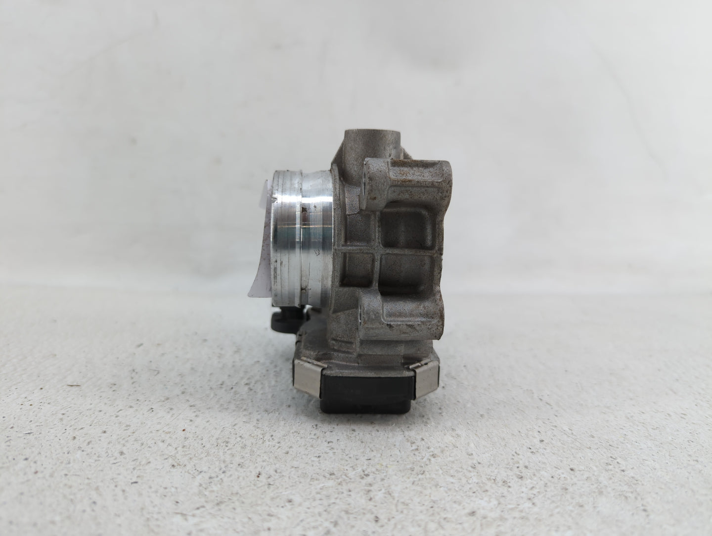2017-2018 Chevrolet Cruze Throttle Body P/N:12671379AA Fits Fits 2017 2018 OEM Used Auto Parts - Oemusedautoparts1.com