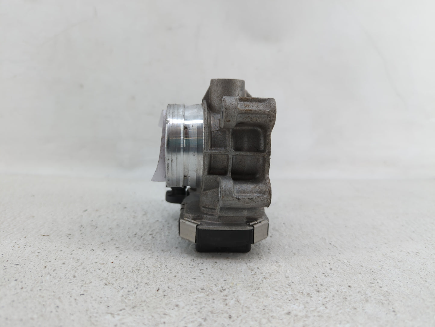 2017-2018 Chevrolet Cruze Throttle Body P/N:12671379AA Fits Fits 2017 2018 OEM Used Auto Parts - Oemusedautoparts1.com