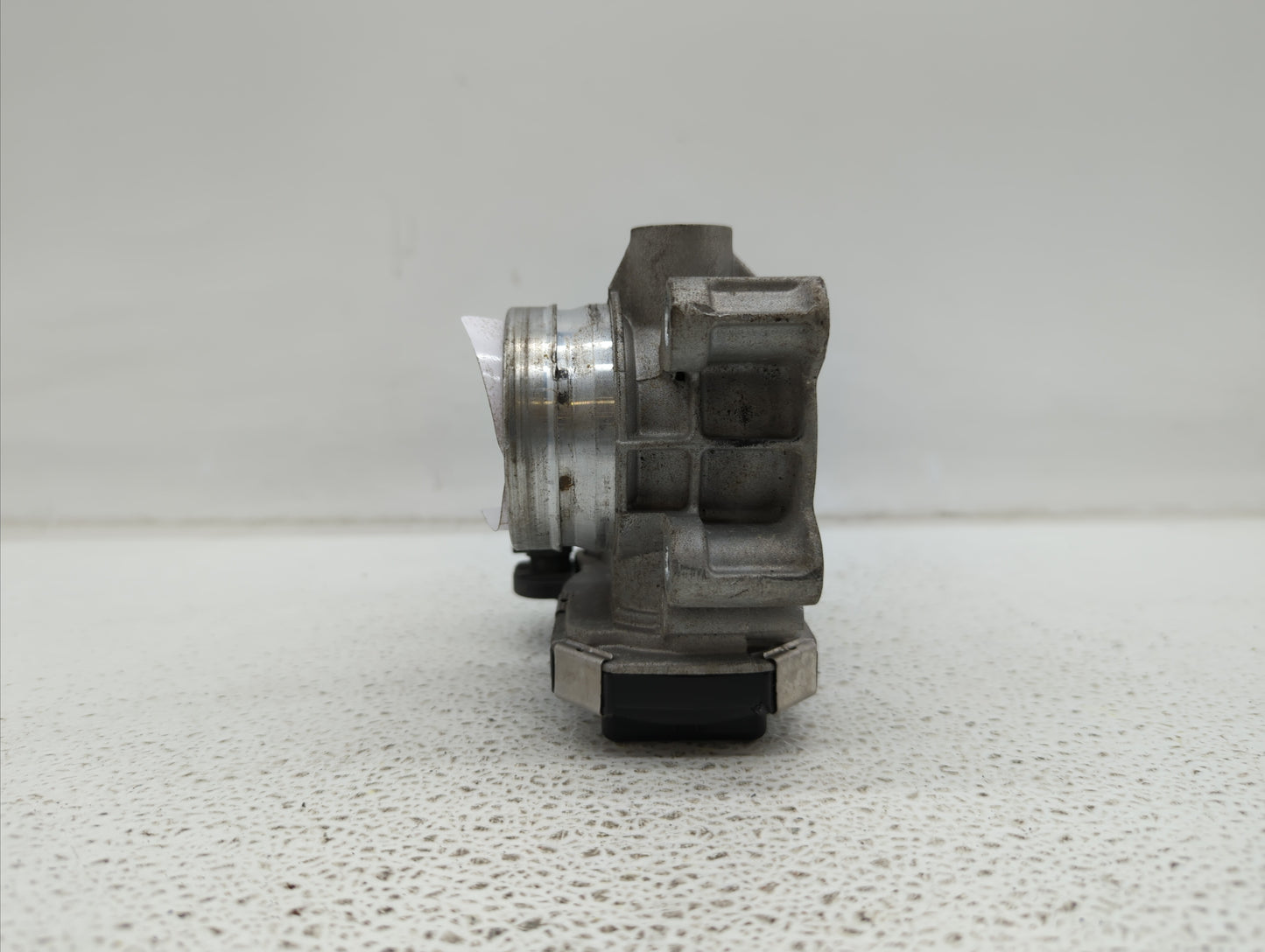 2017-2018 Chevrolet Cruze Throttle Body P/N:12671379AA Fits Fits 2017 2018 OEM Used Auto Parts - Oemusedautoparts1.com