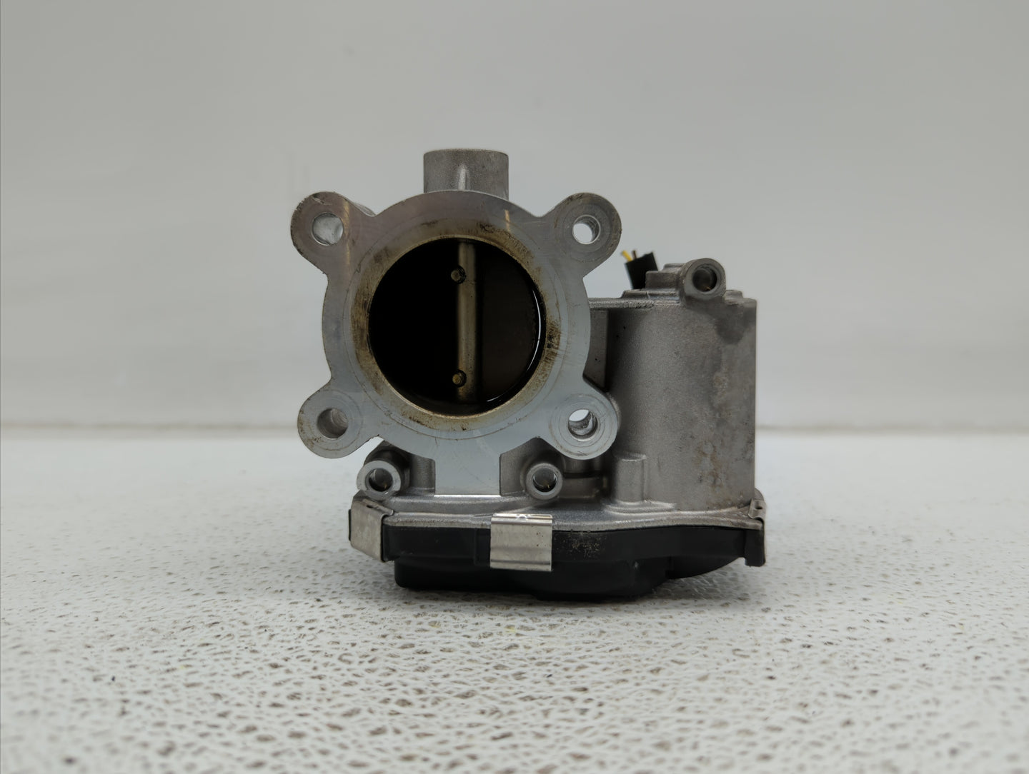 2017-2018 Chevrolet Cruze Throttle Body P/N:12671379AA Fits Fits 2017 2018 OEM Used Auto Parts - Oemusedautoparts1.com