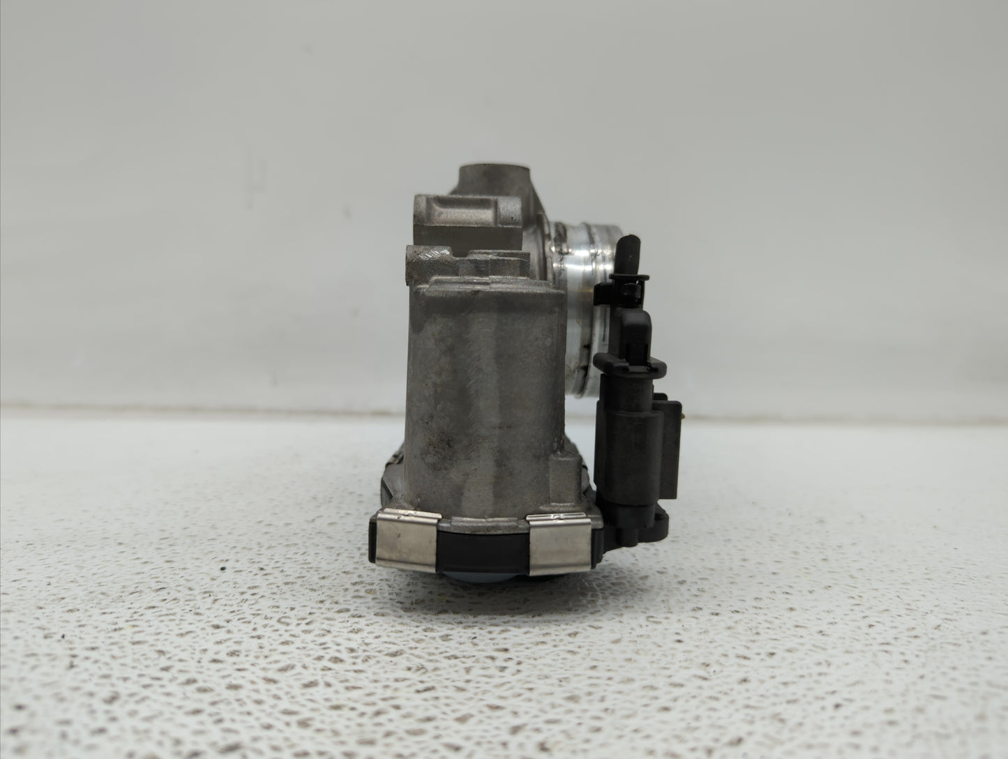 2017-2018 Chevrolet Cruze Throttle Body P/N:12671379AA Fits Fits 2017 2018 OEM Used Auto Parts - Oemusedautoparts1.com