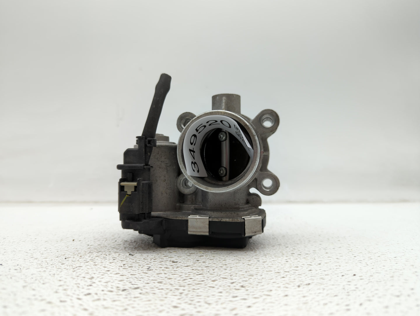 2017-2018 Chevrolet Cruze Throttle Body P/N:12671379AA Fits Fits 2017 2018 OEM Used Auto Parts - Oemusedautoparts1.com