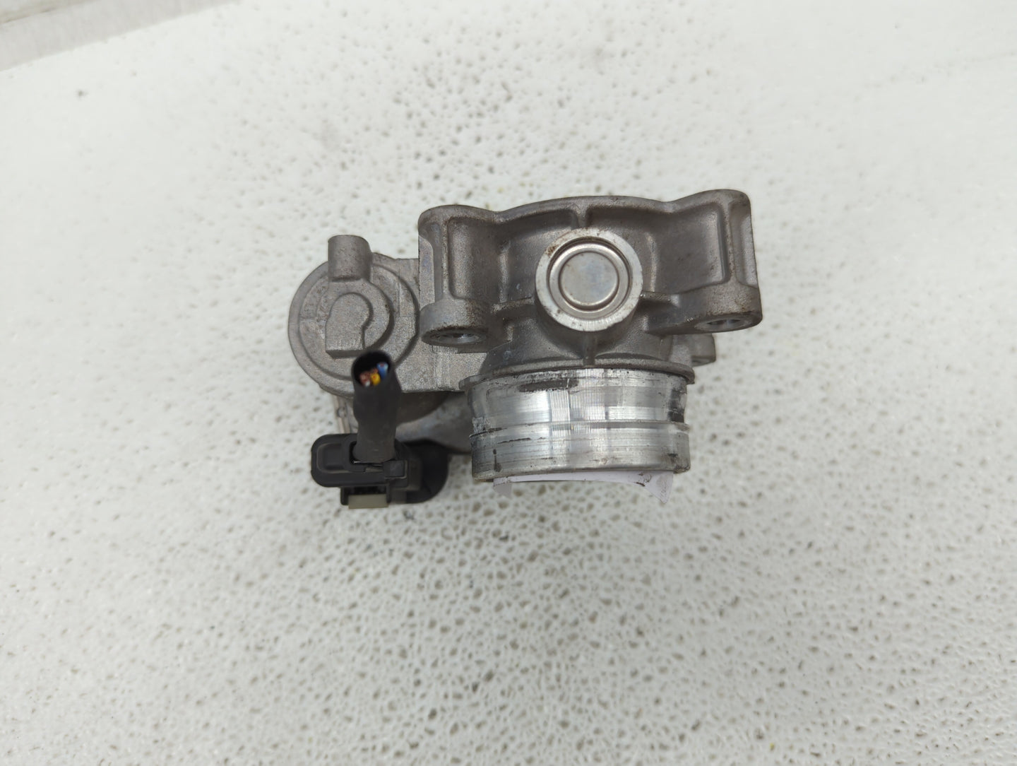2017-2018 Chevrolet Cruze Throttle Body P/N:12671379AA Fits Fits 2017 2018 OEM Used Auto Parts - Oemusedautoparts1.com