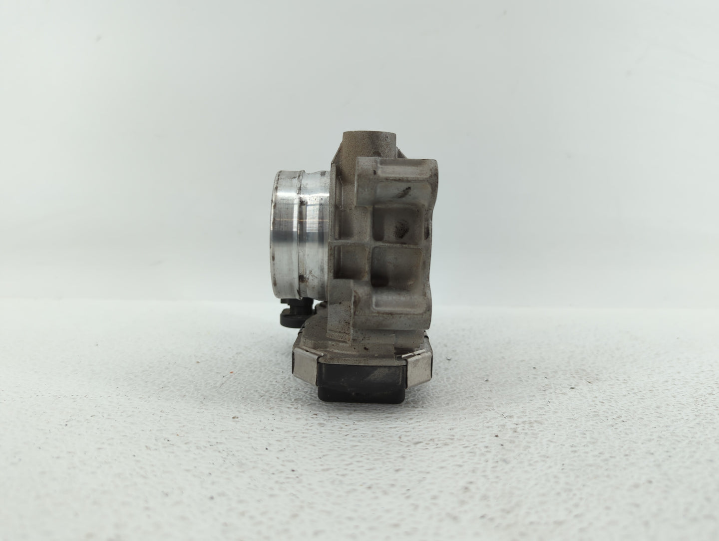 2017-2018 Chevrolet Cruze Throttle Body P/N:12671379AA Fits Fits 2017 2018 OEM Used Auto Parts - Oemusedautoparts1.com