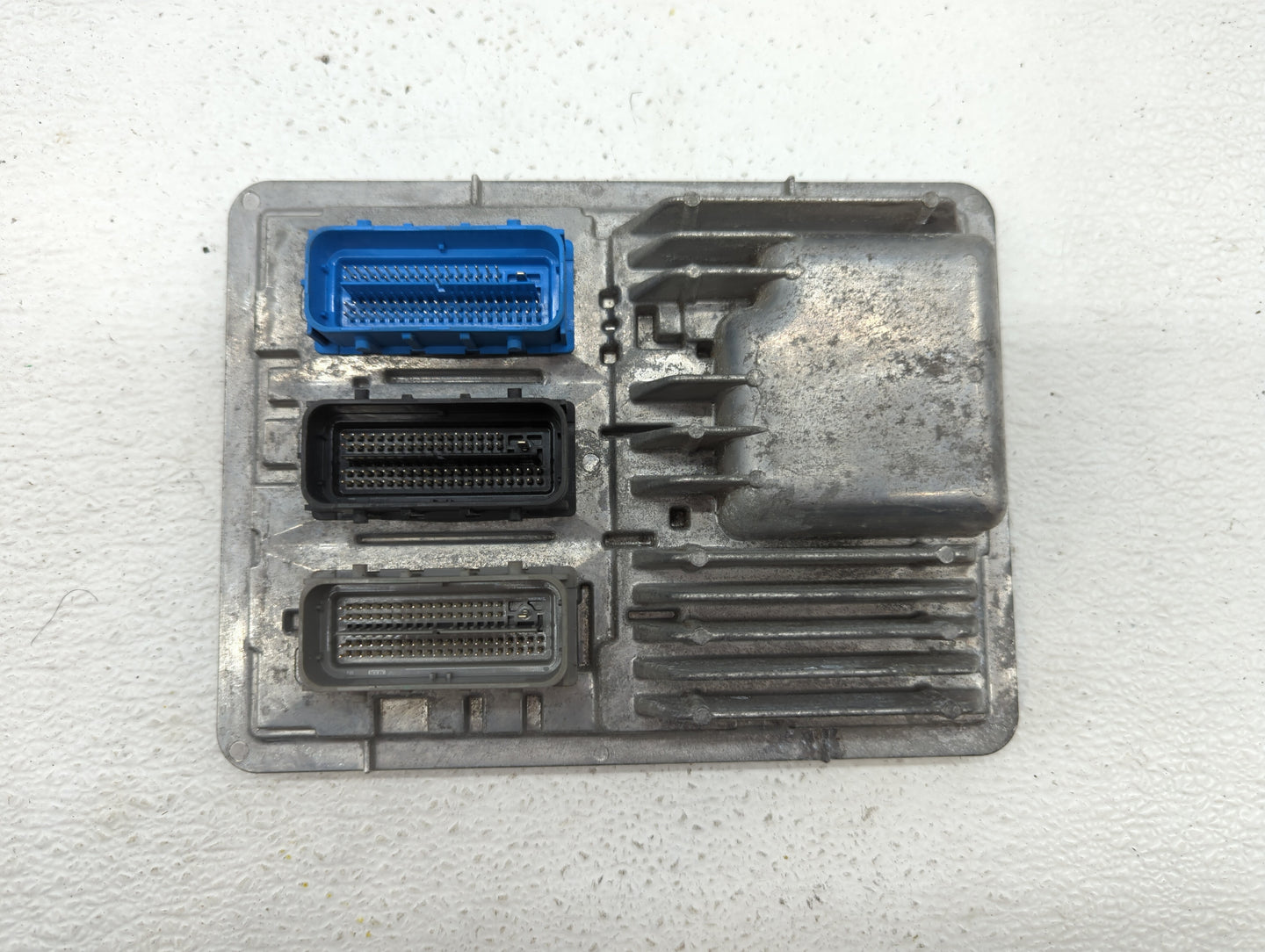 2017-2018 Chevrolet Cruze PCM Engine Control Computer ECU ECM PCU OEM P/N:12687235 12677677, 12686384 Fits Fits 2017 2018 20