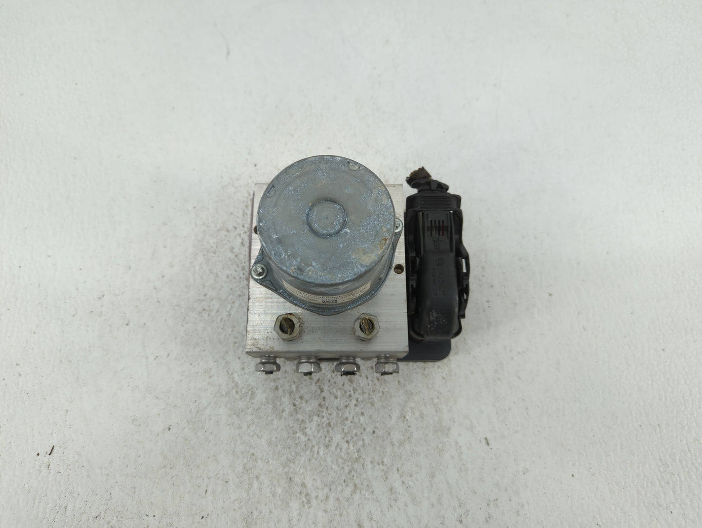 2019 Chevrolet Cruze ABS Pump Control Module Replacement P/N:39126645 Fits OEM Used Auto Parts - Oemusedautoparts1.com