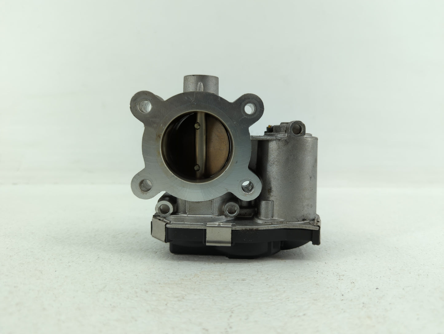 2017-2018 Chevrolet Cruze Throttle Body P/N:12671379AA Fits Fits 2017 2018 OEM Used Auto Parts - Oemusedautoparts1.com