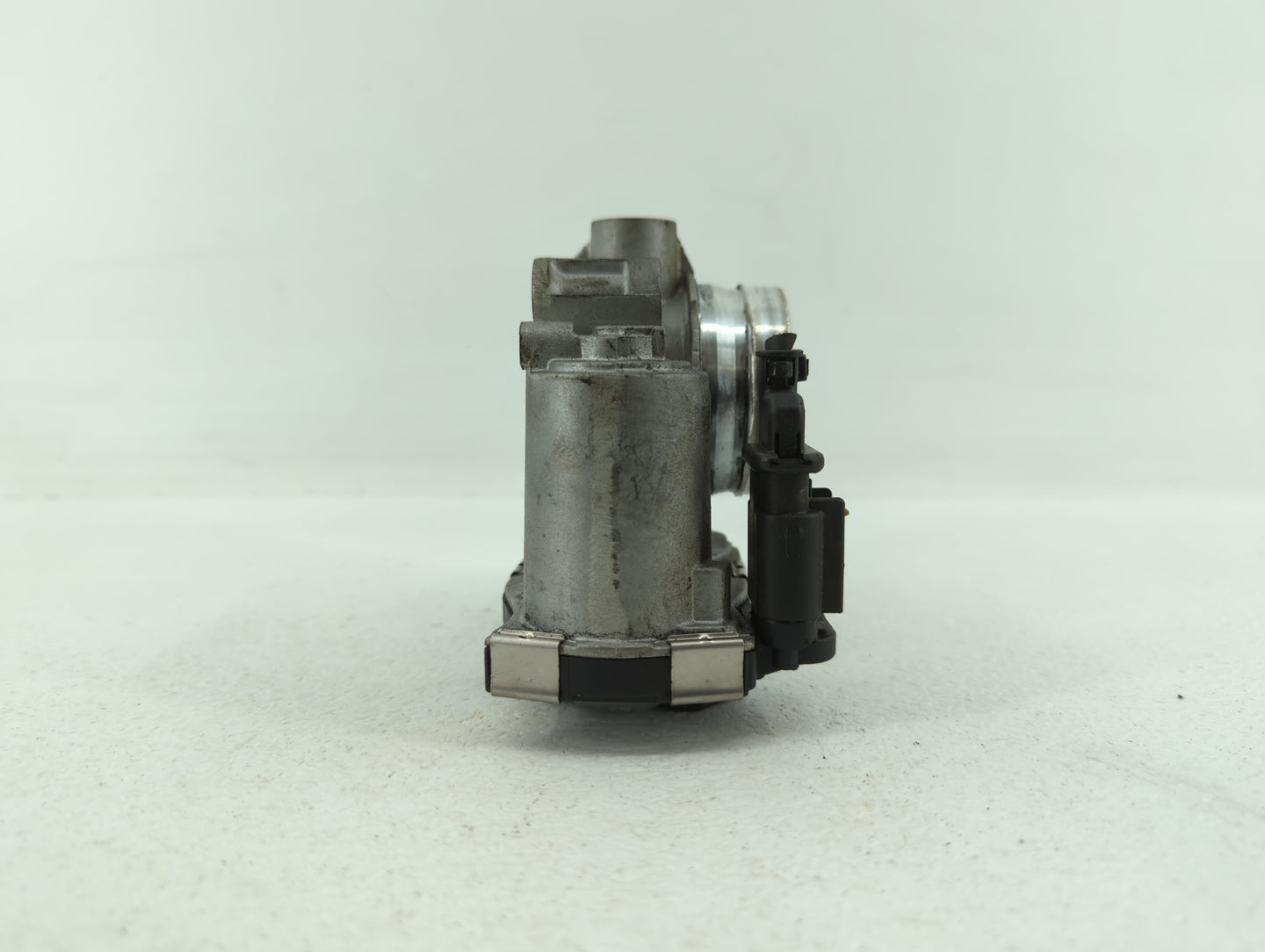 2017-2018 Chevrolet Cruze Throttle Body P/N:12671379AA Fits Fits 2017 2018 OEM Used Auto Parts - Oemusedautoparts1.com