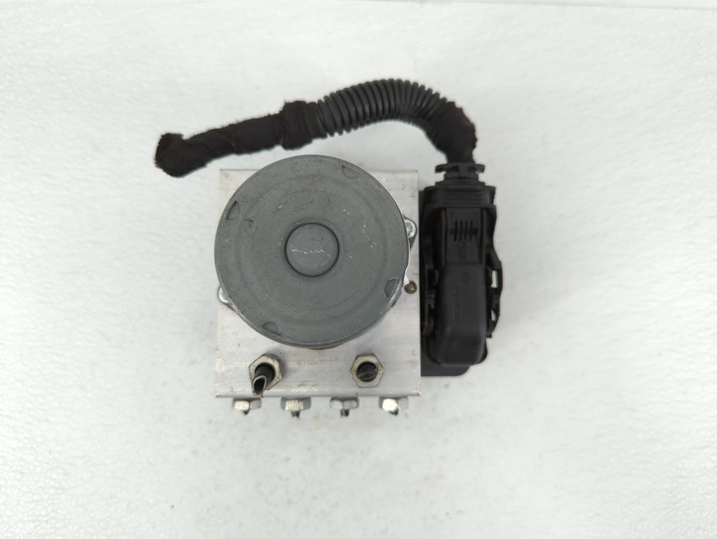 2019 Chevrolet Cruze ABS Pump Control Module Replacement P/N:39126645 Fits OEM Used Auto Parts - Oemusedautoparts1.com