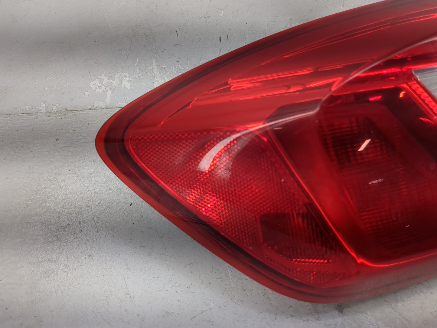 2017-2019 Chevrolet Cruze Tail Light Assembly Driver Left OEM P/N:84332798 Fits Fits 2017 2018 2019 OEM Used Auto Parts - Oe