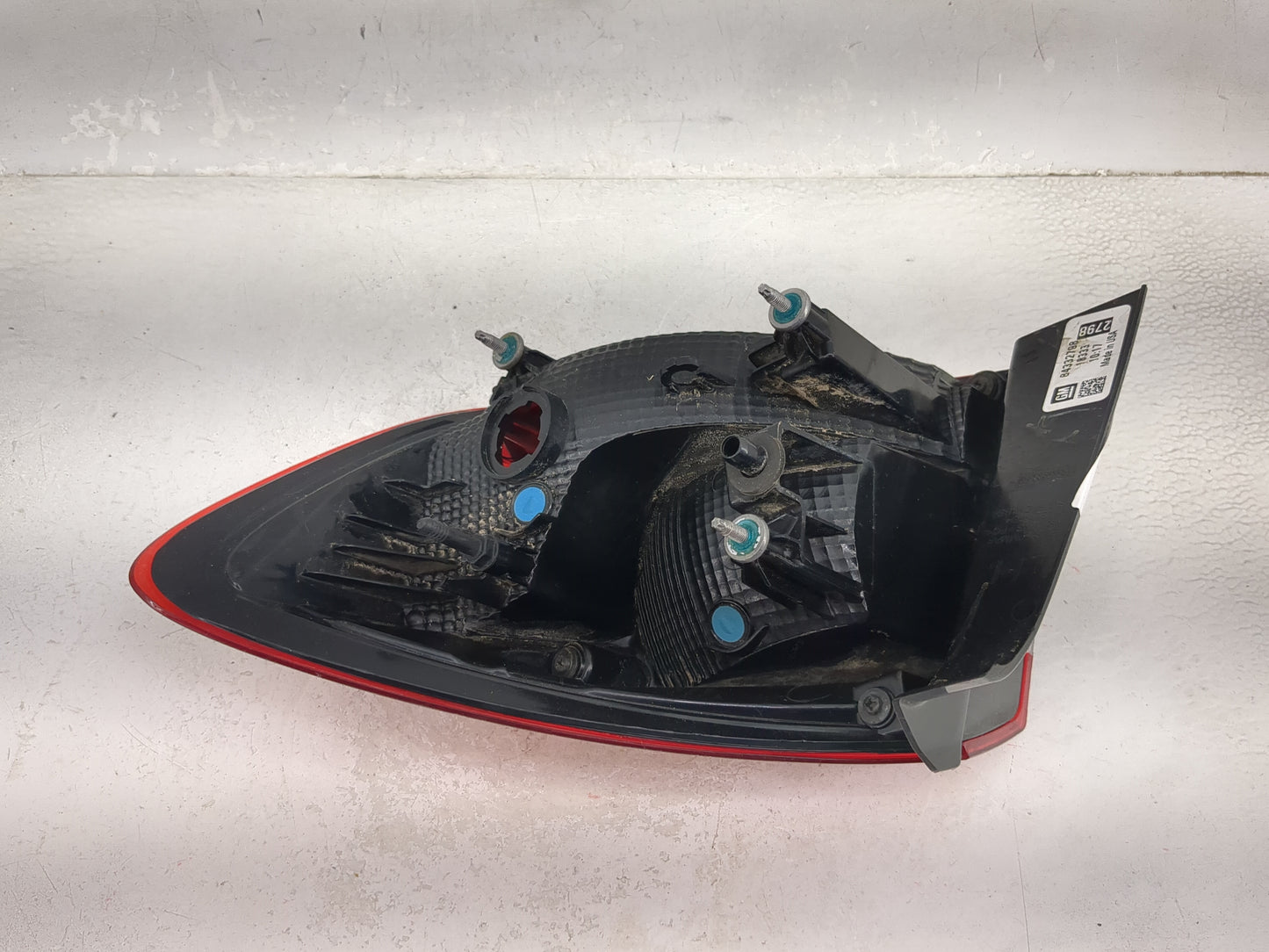 2017-2019 Chevrolet Cruze Tail Light Assembly Driver Left OEM P/N:84332798 Fits Fits 2017 2018 2019 OEM Used Auto Parts - Oe